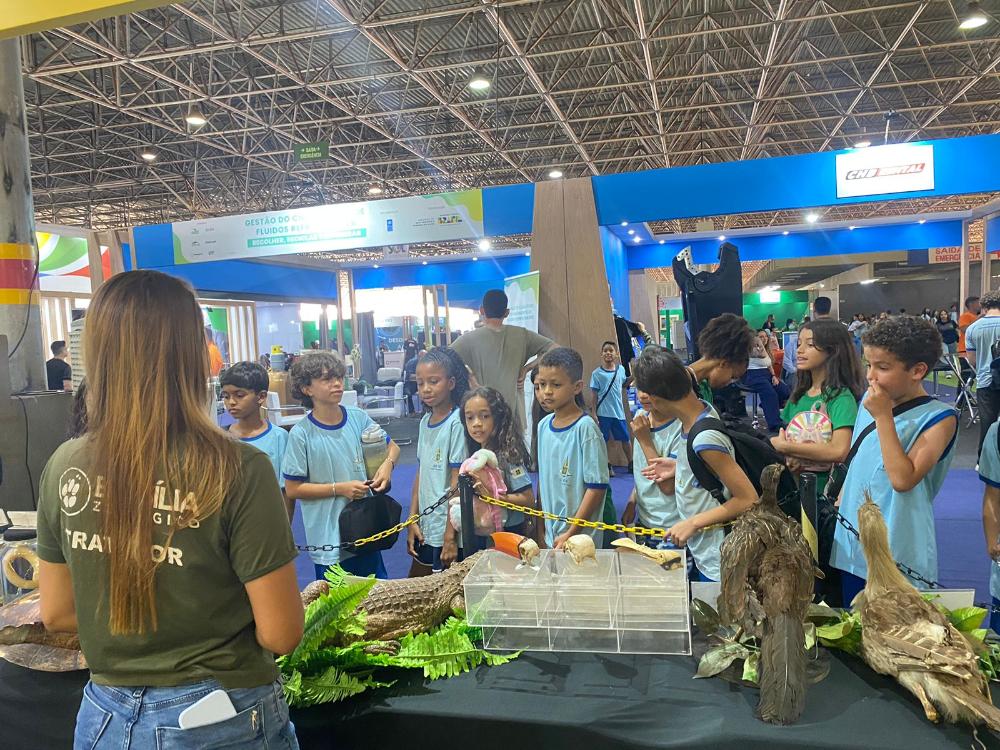 Capa da notícia: Exposição do Zoológico de Brasília integra a Conferência Internacional de Resíduos Sólidos